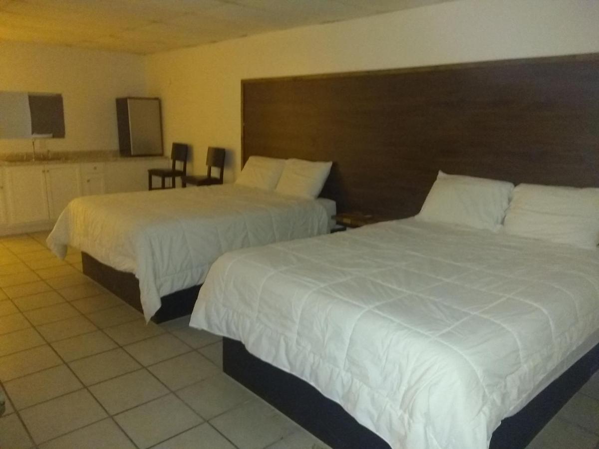 Banana Peel Hotel 4*