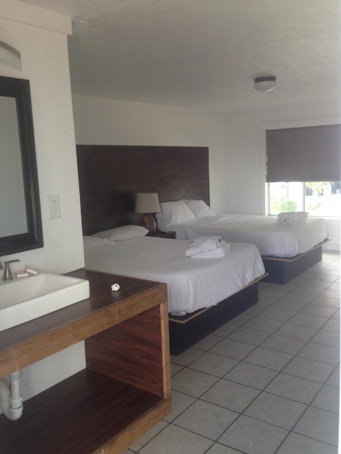 Hotel Banana Peel Panama City Beach